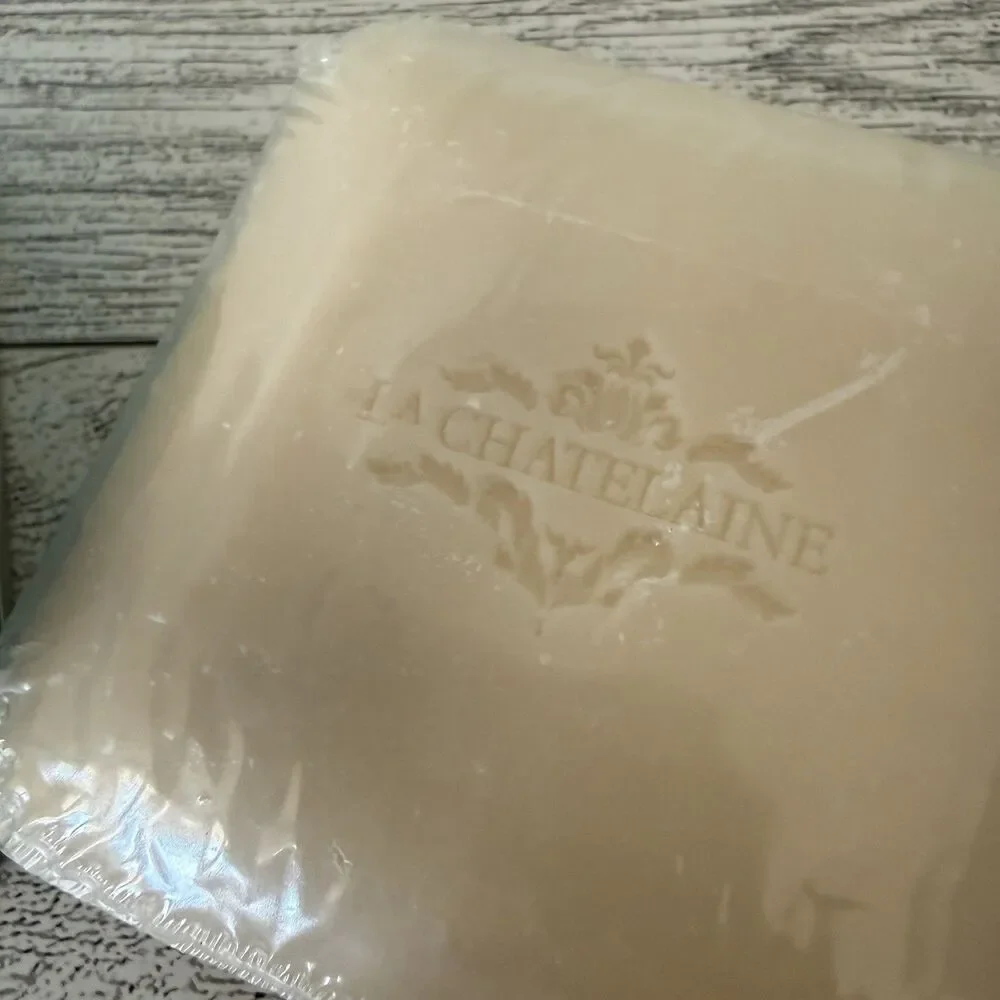La Chatelaine la chatelaine